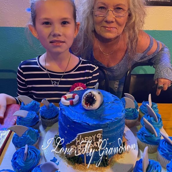 Meet your Posher, Cynthia - Picture 1 of 1